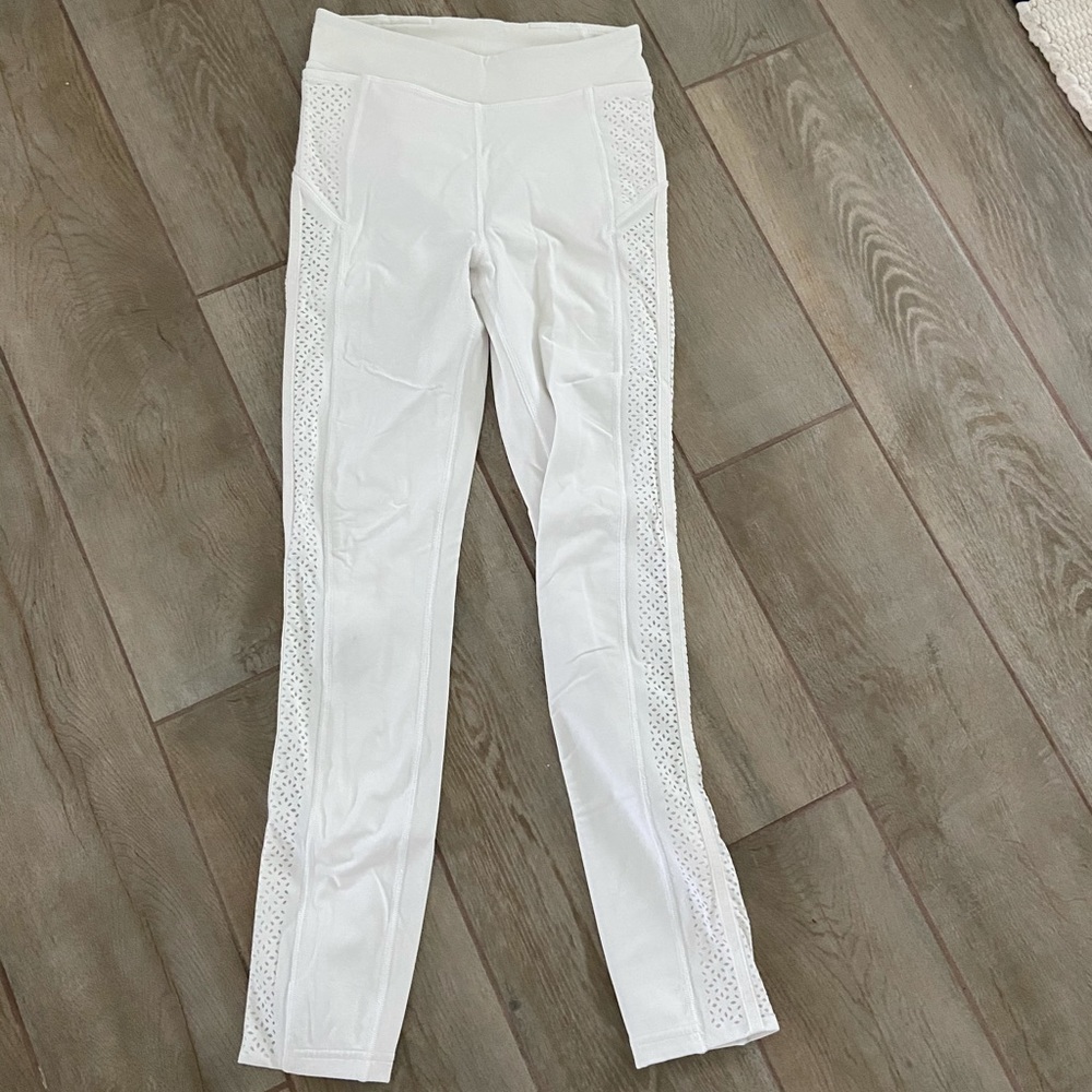 Lululemon Size 2 White leggings